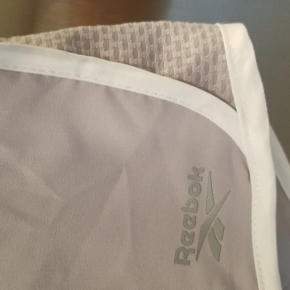 💕REEBOK💕 Game Time Shorts Built-In Brief Large L NWT - Picture 3 of 9